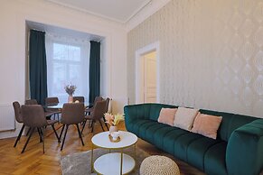 National Theatre Elegance Residence