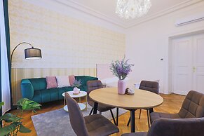 National Theatre Elegance Residence