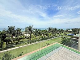 Deluxe Villa Beach Front