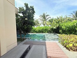 Deluxe Villa Beach Front