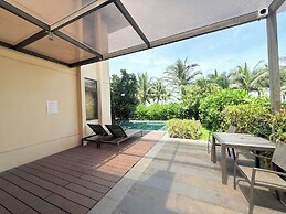 Deluxe Villa Beach Front