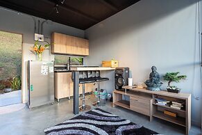 Roots Eco House