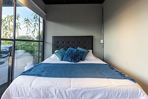 Roots Eco House