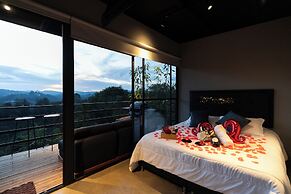 Roots Eco House
