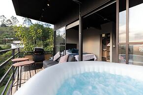Roots Eco House