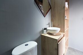 Roots Eco House