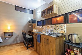 Roots Eco House