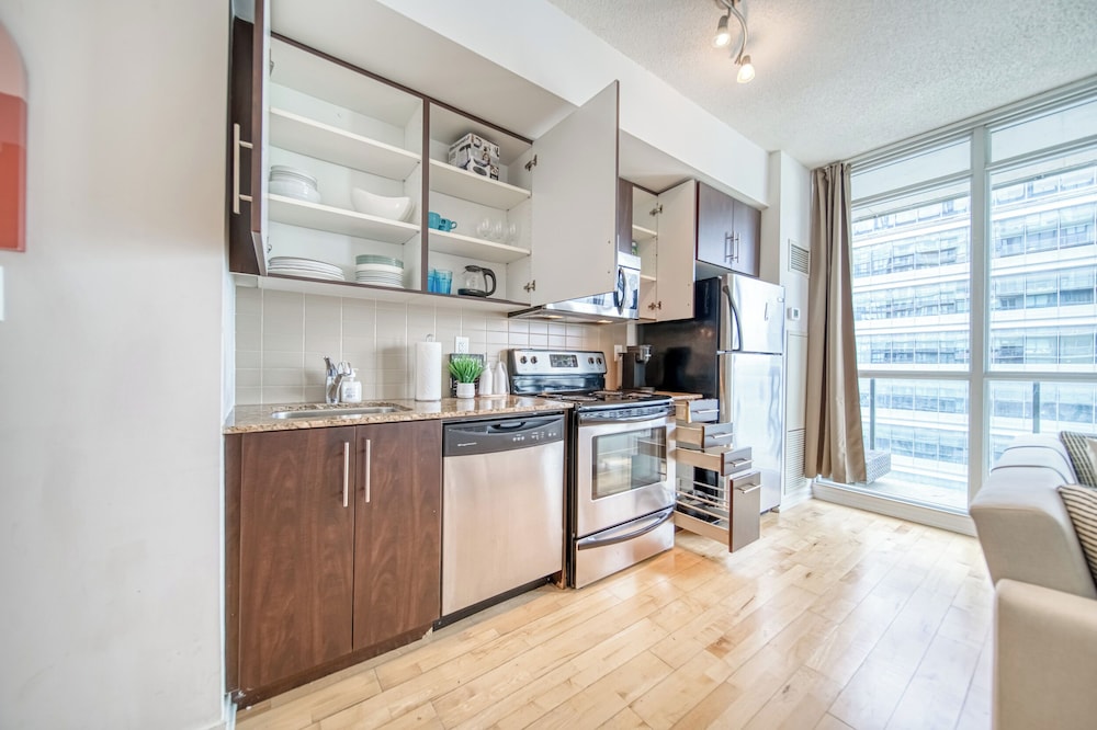 Maple Suites Toronto Downtown