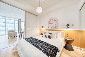 Maple Suites Toronto Downtown