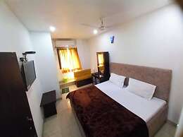 Hotel M-E-T-R-O Regency Lucknow