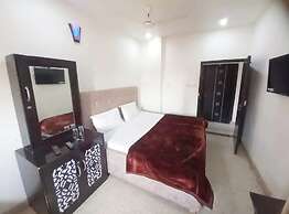 Hotel M-E-T-R-O Regency Lucknow