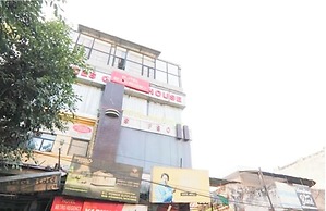 Hotel M-E-T-R-O Regency Lucknow