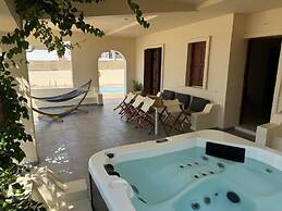 Amaryllis Beach House