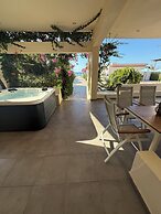 Amaryllis Beach House