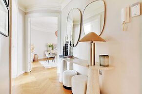 Elegant Apt 2bdr- Arc de Triomphe / Champs-elysees