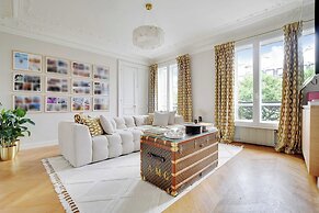Elegant Apt 2bdr- Arc de Triomphe / Champs-elysees