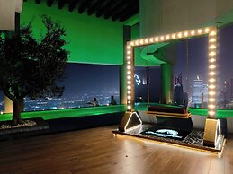 Gogoto LUX Burj View Spacious