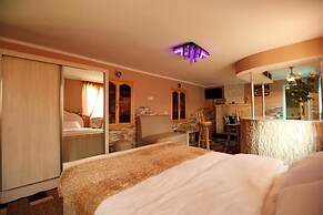 Hotel Harmony