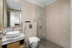 Lux BnB Aykon Tower