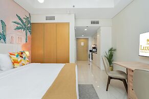 Lux BnB Aykon Tower