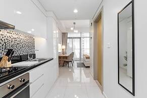 Lux BnB Aykon Tower