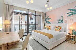 Lux BnB Aykon Tower
