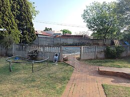 JM TOURS & SAFARIS GUESTHOUSE
