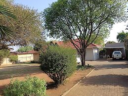 JM TOURS & SAFARIS GUESTHOUSE