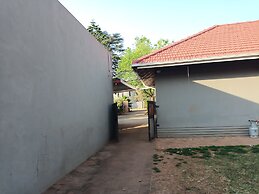 JM TOURS & SAFARIS GUESTHOUSE