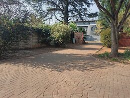 JM TOURS & SAFARIS GUESTHOUSE