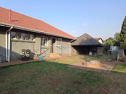 JM TOURS & SAFARIS GUESTHOUSE