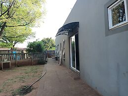 JM TOURS & SAFARIS GUESTHOUSE