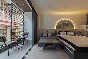 Moonlight Apartment