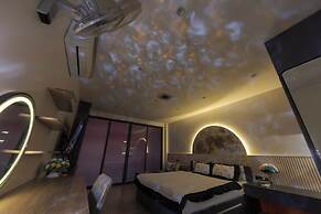 Moonlight Apartment