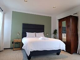 Guinea Fowl Lodge