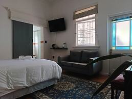 Guinea Fowl Lodge