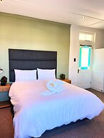Guinea Fowl Lodge