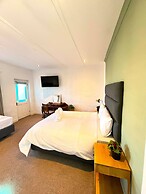 Guinea Fowl Lodge
