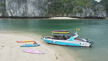 Cat Ba Charm Island Hotel
