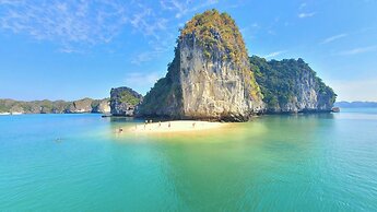 Cat Ba Charm Island Hotel