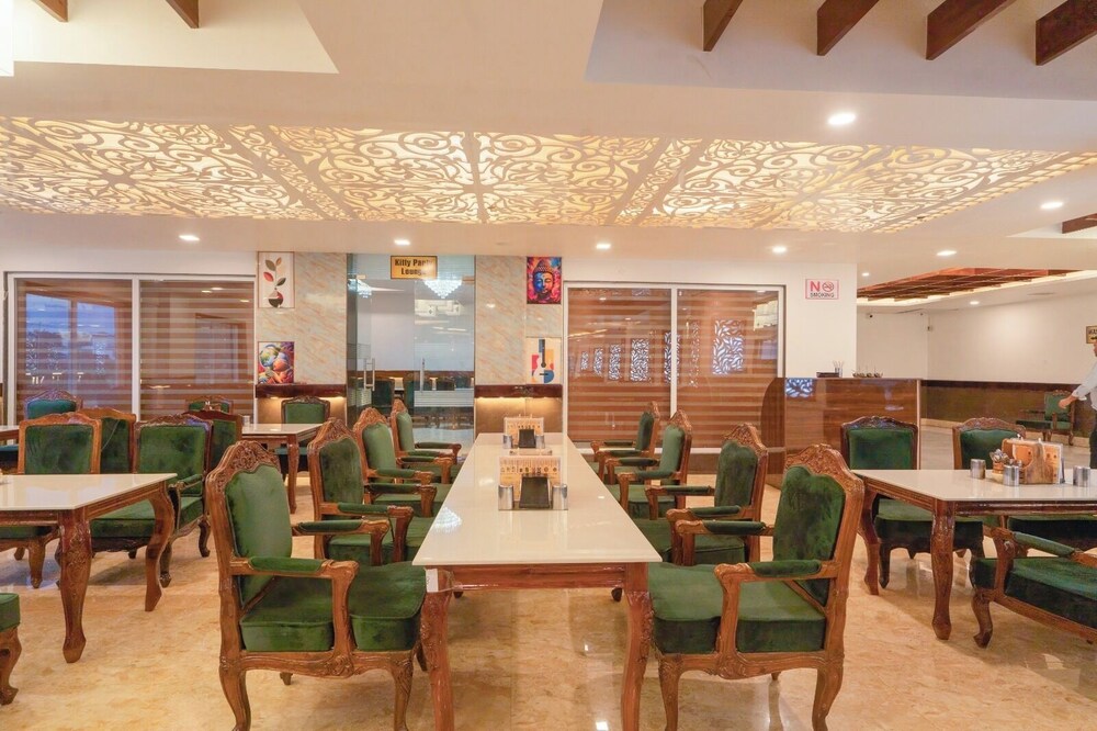 Gajraula Sukhdev Dhaba & Resort