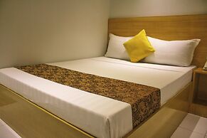 LuxeLite Suites Pasay
