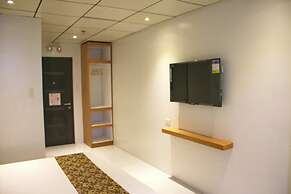 LuxeLite Suites Pasay