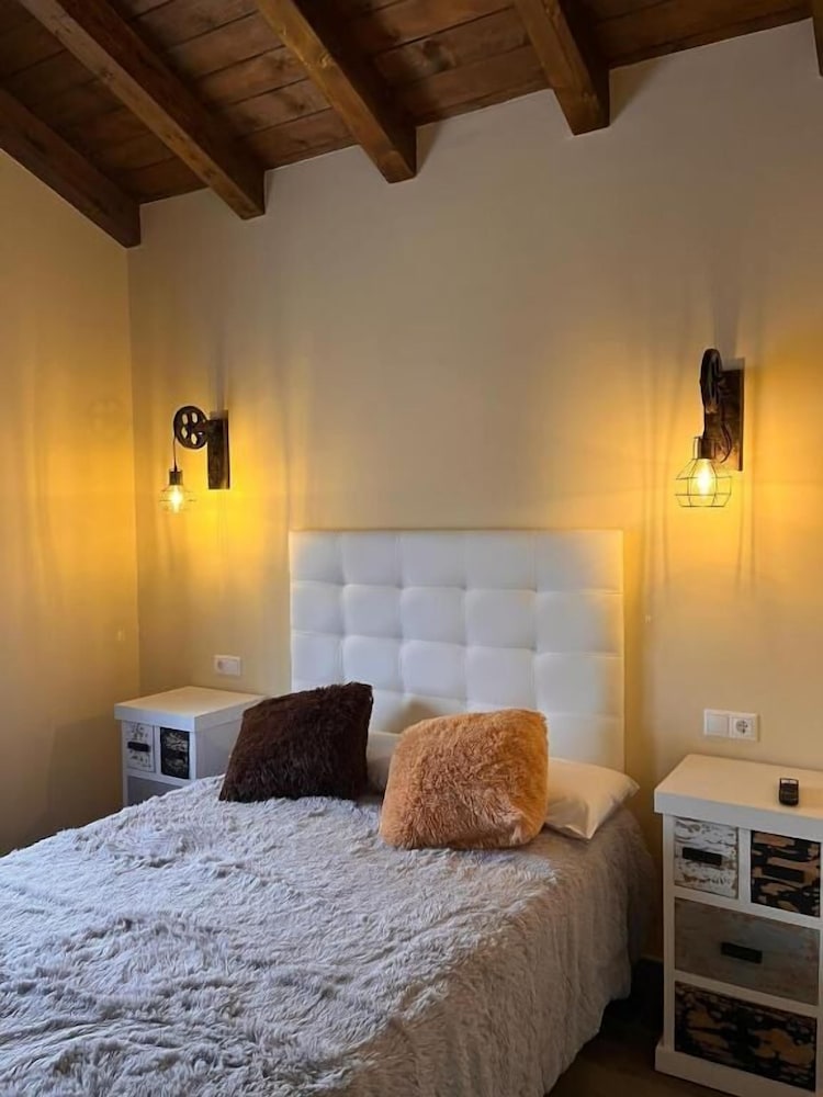 CASAS DEL BARRANCO DE LA HOZ