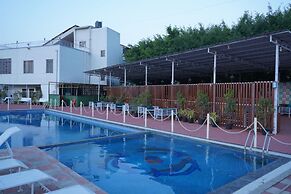 THE GREEN HILL RESORT