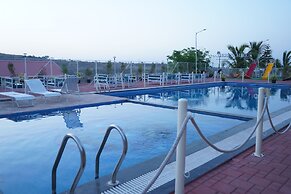 THE GREEN HILL RESORT