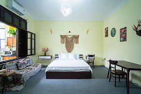 CozyPosy Premier Apartment