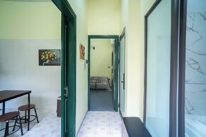 CozyPosy Premier Apartment