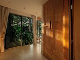 Exclusive villa in Botanica The Nature