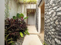 Exclusive villa in Botanica The Nature
